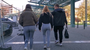 Sex teen chick in the leggings