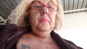 Fingering live on webcam alongside BBW