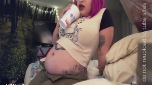 Pawg demonstrates natural tits