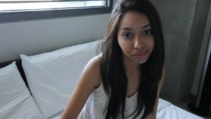 Sis Loves Me - Teen chick Jasmine Summers sucking cock